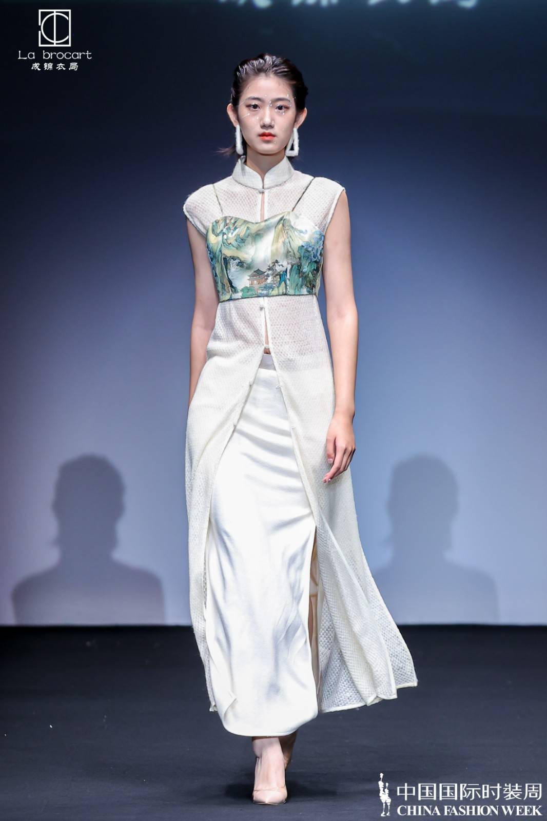 色彩|关于成锦衣局的《回眸游园会》，你应该知道的三件事