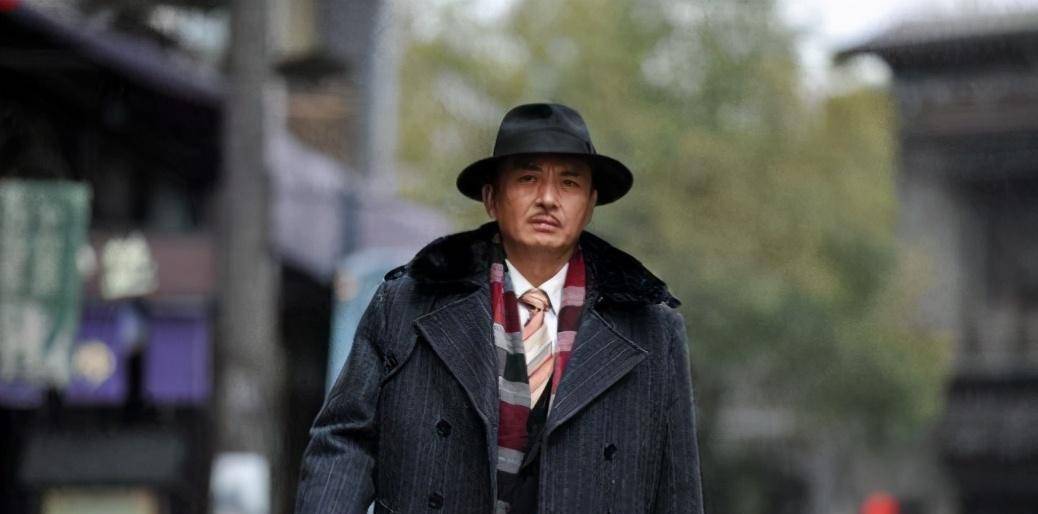 演技|出道22年未红,因“长得帅”被拉去演戏,今59岁凭《都挺好》大火