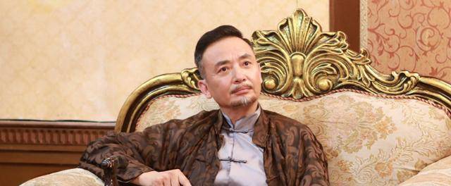 演技|出道22年未红,因“长得帅”被拉去演戏,今59岁凭《都挺好》大火