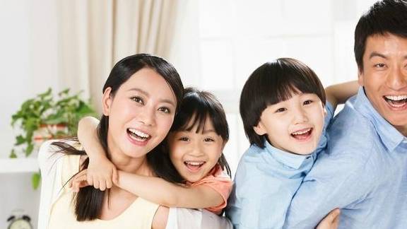 独生子|二胎家庭和独生家庭差距究竟多大？过来人坦言：后悔多生了一个