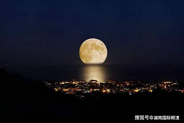 什么时候过中秋节啊 65bea70a6e5b49ec96615cffa7ed78a8.jpeg