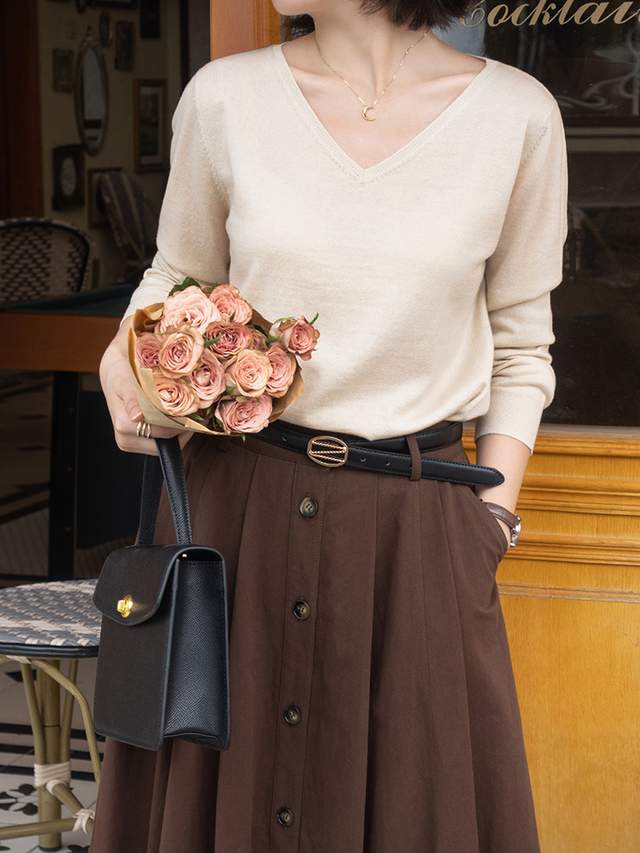 显得|秋季,针织衫怎么穿才高级?搭配半身裙或牛仔裤优雅洋气,超好看