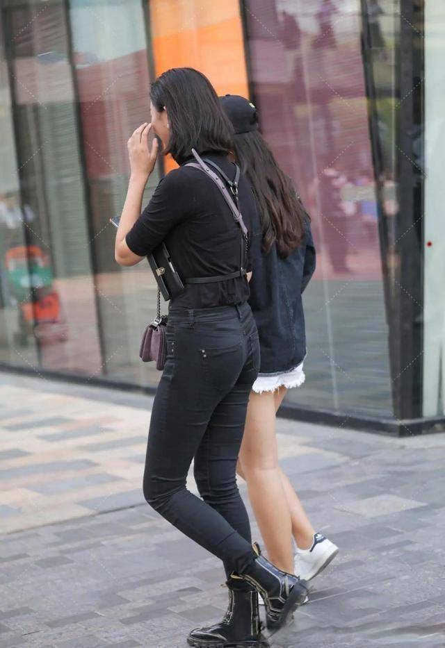整体|精致时尚的瑜伽裤穿出青春气质，勾勒出曼妙身材，青春靓丽