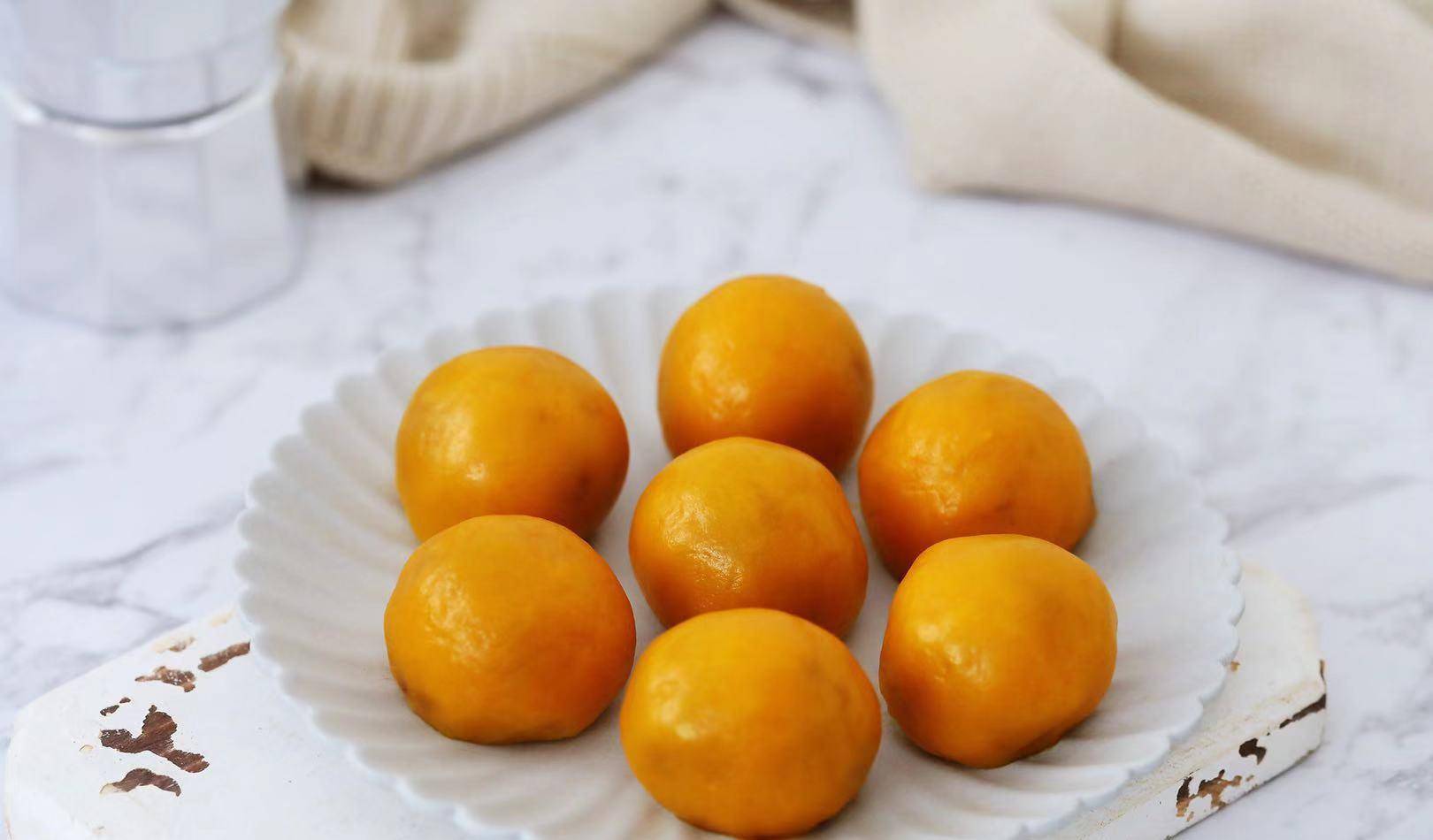 做法|防秋燥要多吃它,香甜软糯又营养,三两下做一盘,当早餐正合适