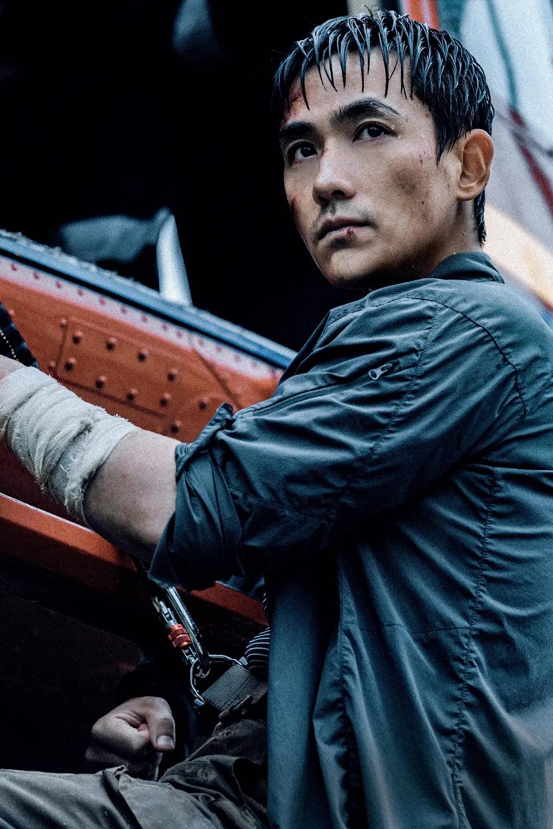 电影|2天4700万票房，朱一龙新片击败《失控玩家》，但总票房难破10亿