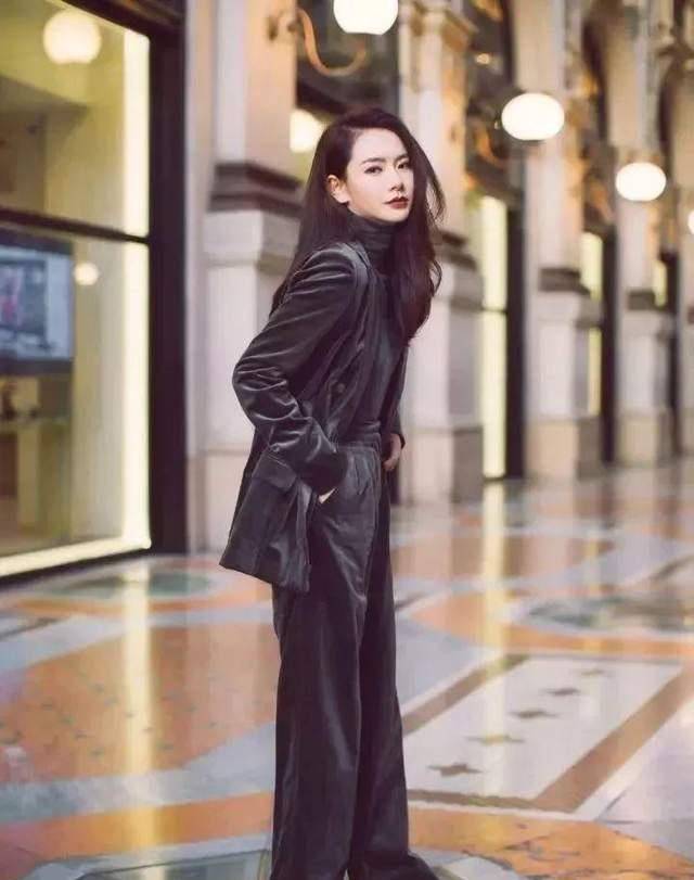 辣妈|谁说辣妈不能时髦精致,看看戚薇就知道了,轻松玩转多种风格