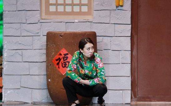 冯巩|她是杨幂的同窗好友，被冯巩带上春晚走红，如今成却喜剧女神！