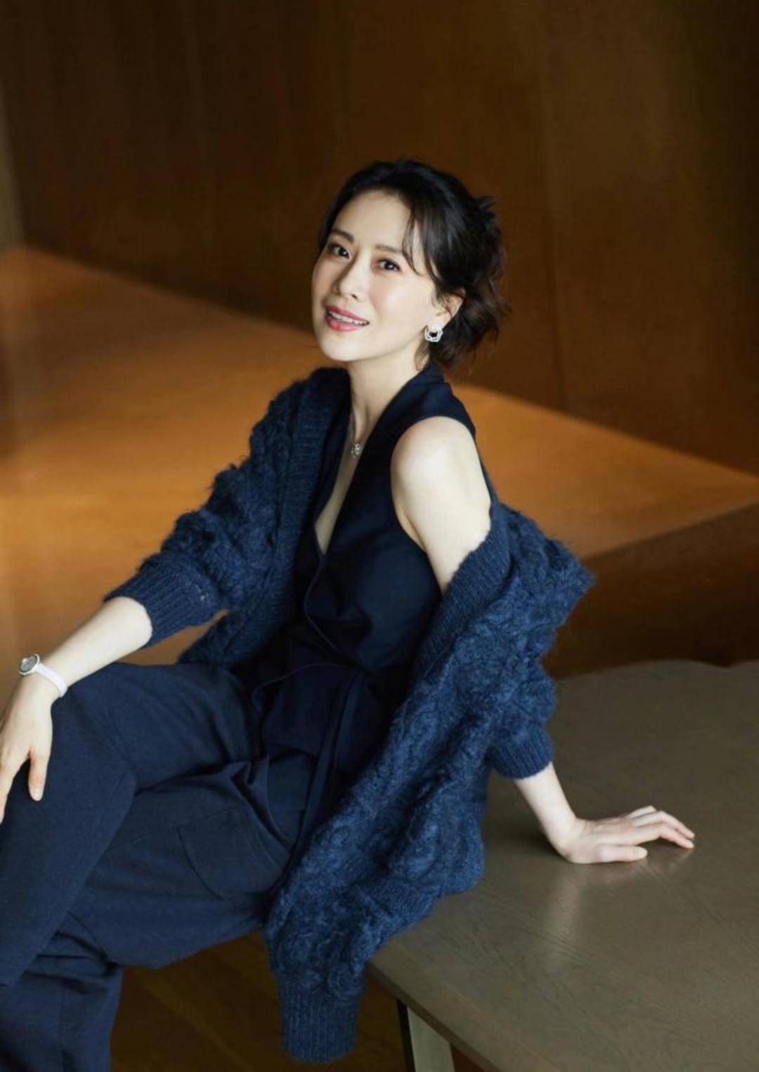 海清|气质型女人更适合“同色系”穿搭，优雅又高级，看宋佳海清就知道