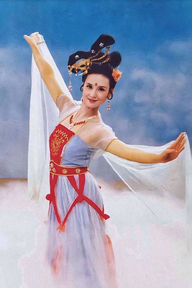 原创猪八戒为什么调戏了一下嫦娥就被贬了因为他得罪了三位大佬