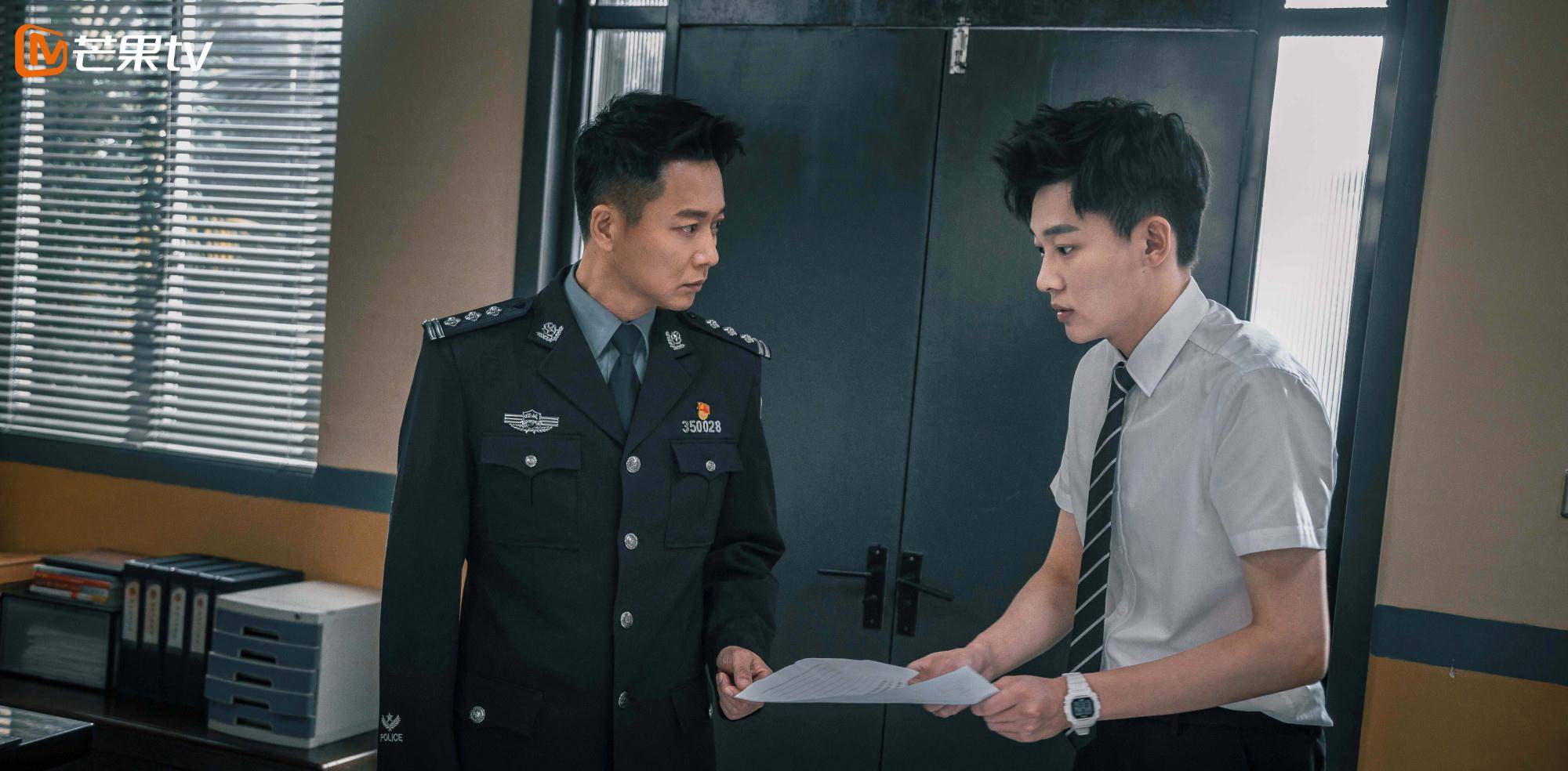 喜剧|双面神探：不止是喜剧，还是动作大片