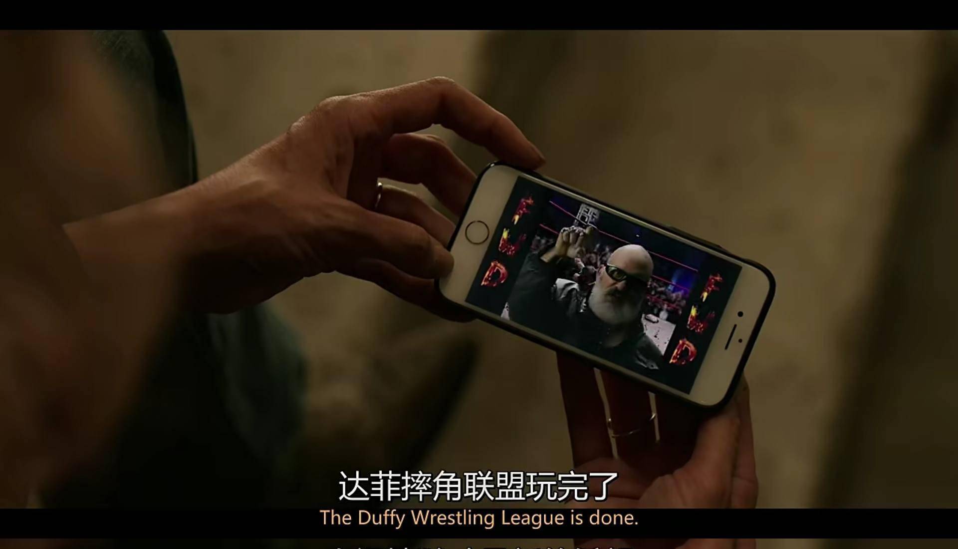 兄弟|绿箭侠转型摔角手，上演激情四射的兄弟对决！