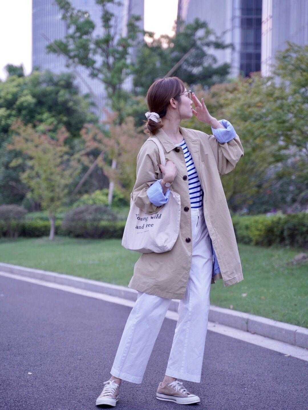 感觉|秋天,还是“白裤子”日常又百搭,搭配衬衫利落知性,美得高级