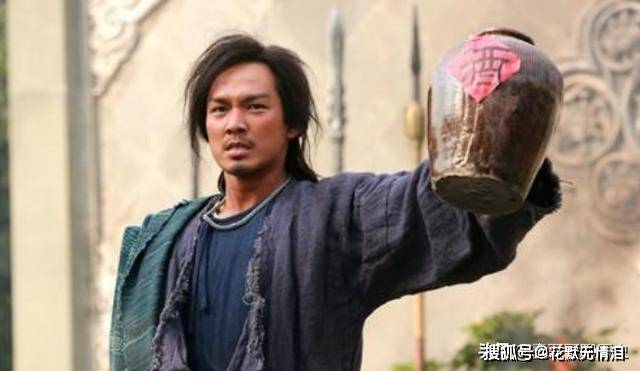 角色|张无忌武功配置豪华，战绩远不如萧峰？答案却由一位反派高人道出