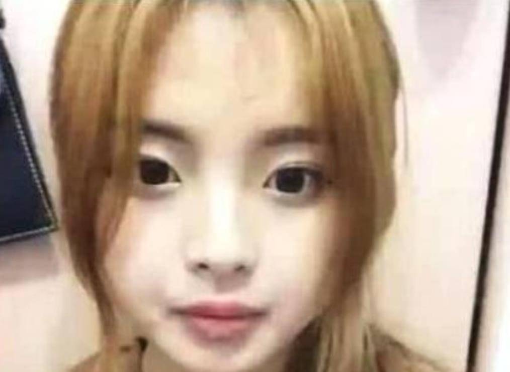 舞台|自卑女孩杨超越，从服务员到顶流明星，是如何改天换命的？