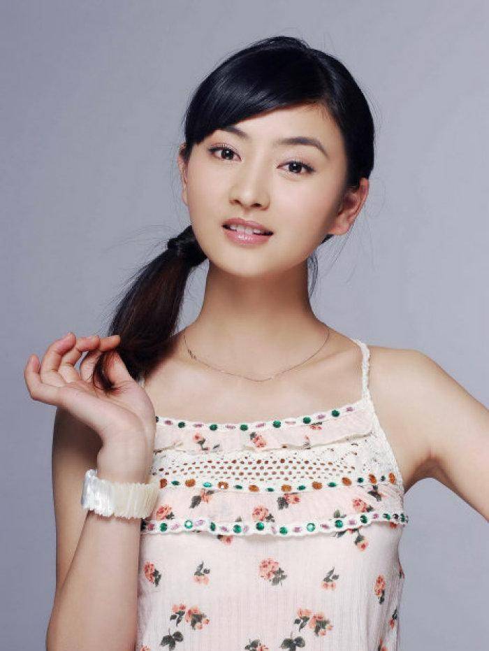 角色|她被《甄嬛传》剧组看中，导演觉得她的虎牙碍事，为角色赶紧拔掉