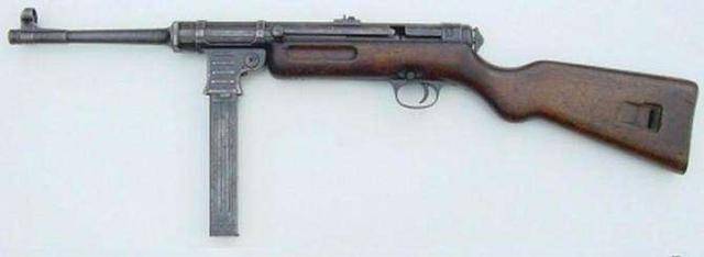 毛瑟98k:全名为kar98k毛瑟步枪,是在gew