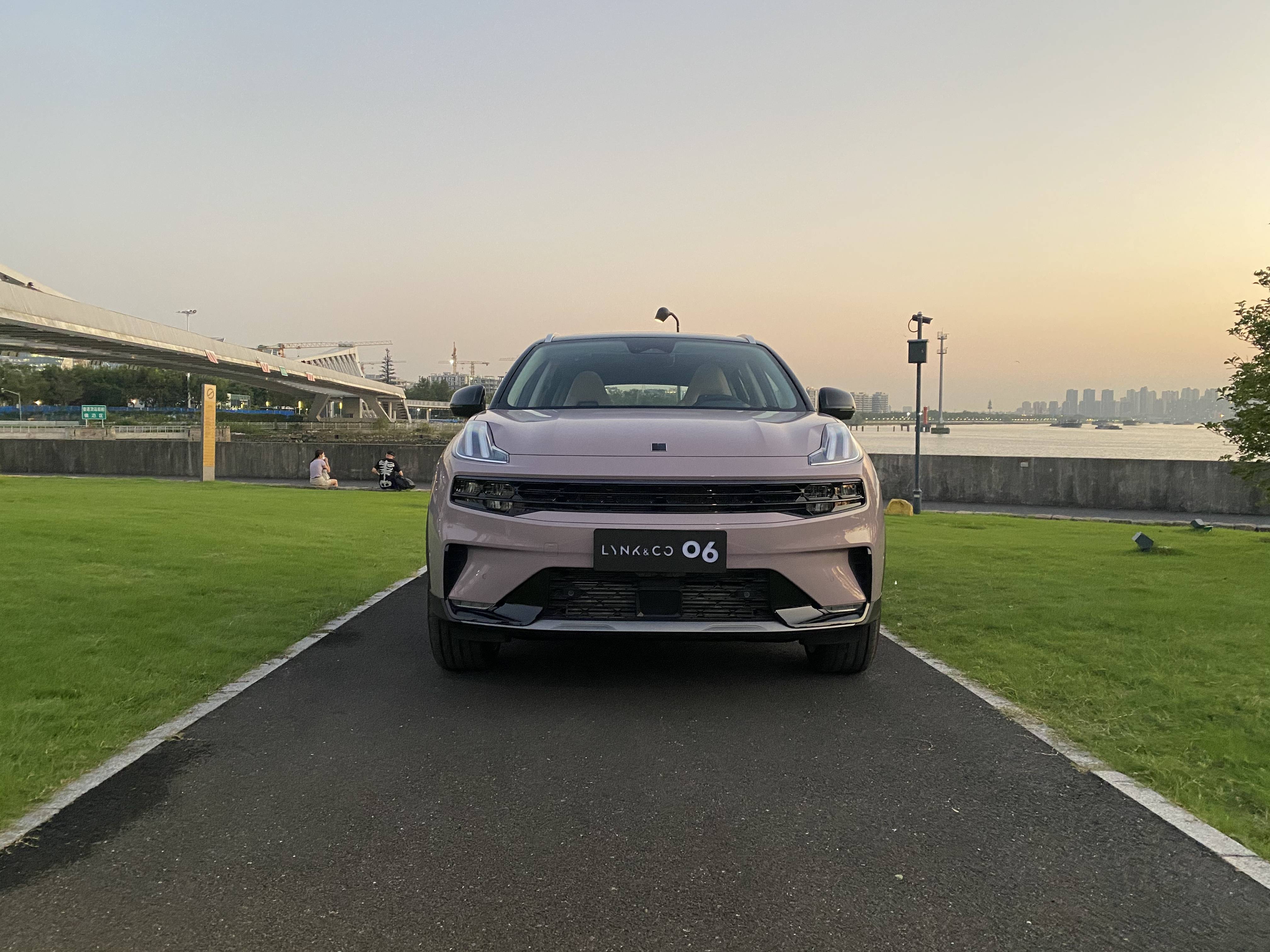 1398万起领克06新增车型上市燃油插混全都有