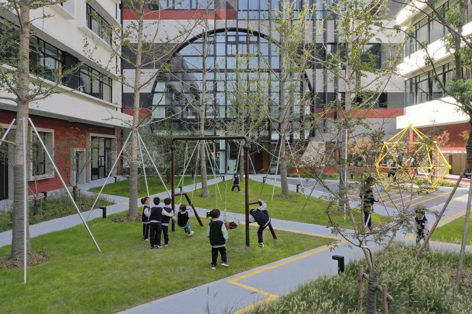 设计|幼儿园和小学一体的贵族学校，这设计真绝！