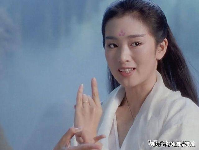 武功|金庸笔下最传奇之人，三大门派濒临灭门，被他这别派之人强行续命