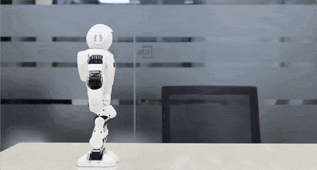 你的孩子未来好友可能是一个机器人智能教育机器人行业分析