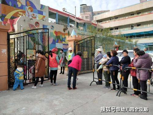 家长|幼儿园老师是最无私的，家长记不住你的好，孩子毕业了就把你忘！