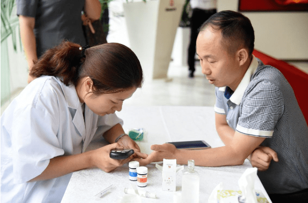 生活|48岁阿姨一年一检，查出糖尿病，医生：血糖高的人，2物尽量少吃