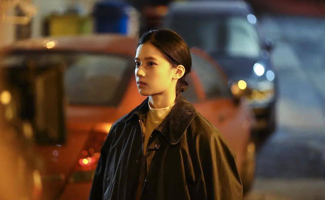 演技|张婧仪首部电影票房破亿，演技与美貌获赞，陈坤周迅这次捡到宝了