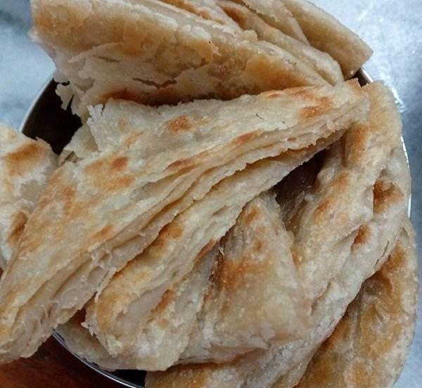 小孩|沈阳大妈开鸡架店做油饼用料实在,小孩早餐爱吃,家长:两块够吗