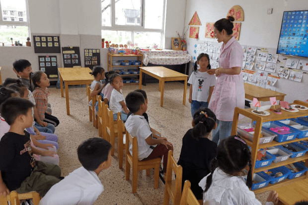 成本|多地幼儿园现状,从门庭若市到门可罗雀,终于理解为何鼓励三胎了