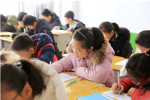 成本|多地幼儿园现状,从门庭若市到门可罗雀,终于理解为何鼓励三胎了