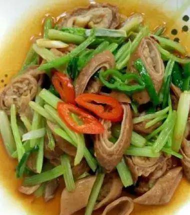 炒芹菜的做法和口感特点是什么 307ed98bc5ca4dfe9cafa78239a9ffae.jpeg