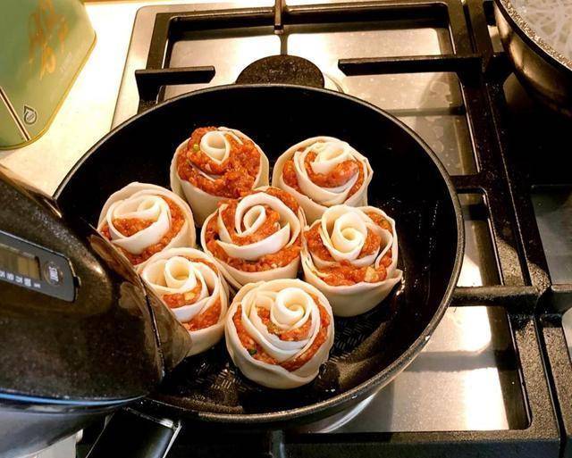 差不多|早餐不知道怎么做?手把手教你用面粉制作它,厨房小白也能精通