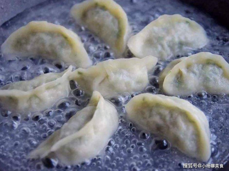 因为|我家早餐常吃它,外焦里嫩鲜香味美,10分钟上桌,比馅饼油条好吃