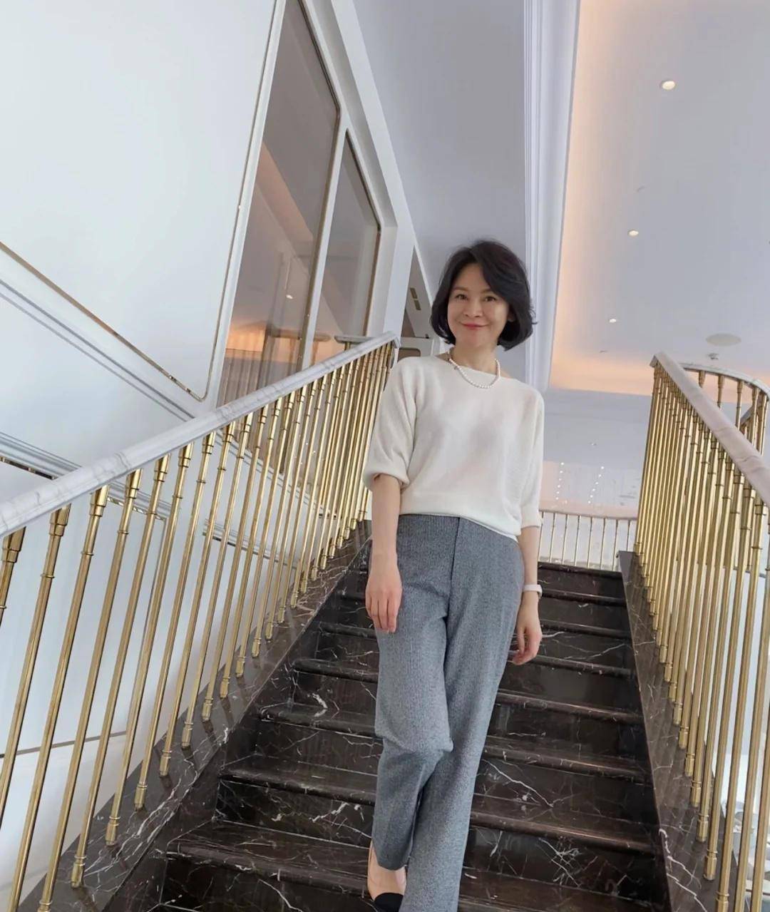 气质 这才是中年妈妈的穿衣典范！气质优雅大方又得体，照着穿准没错