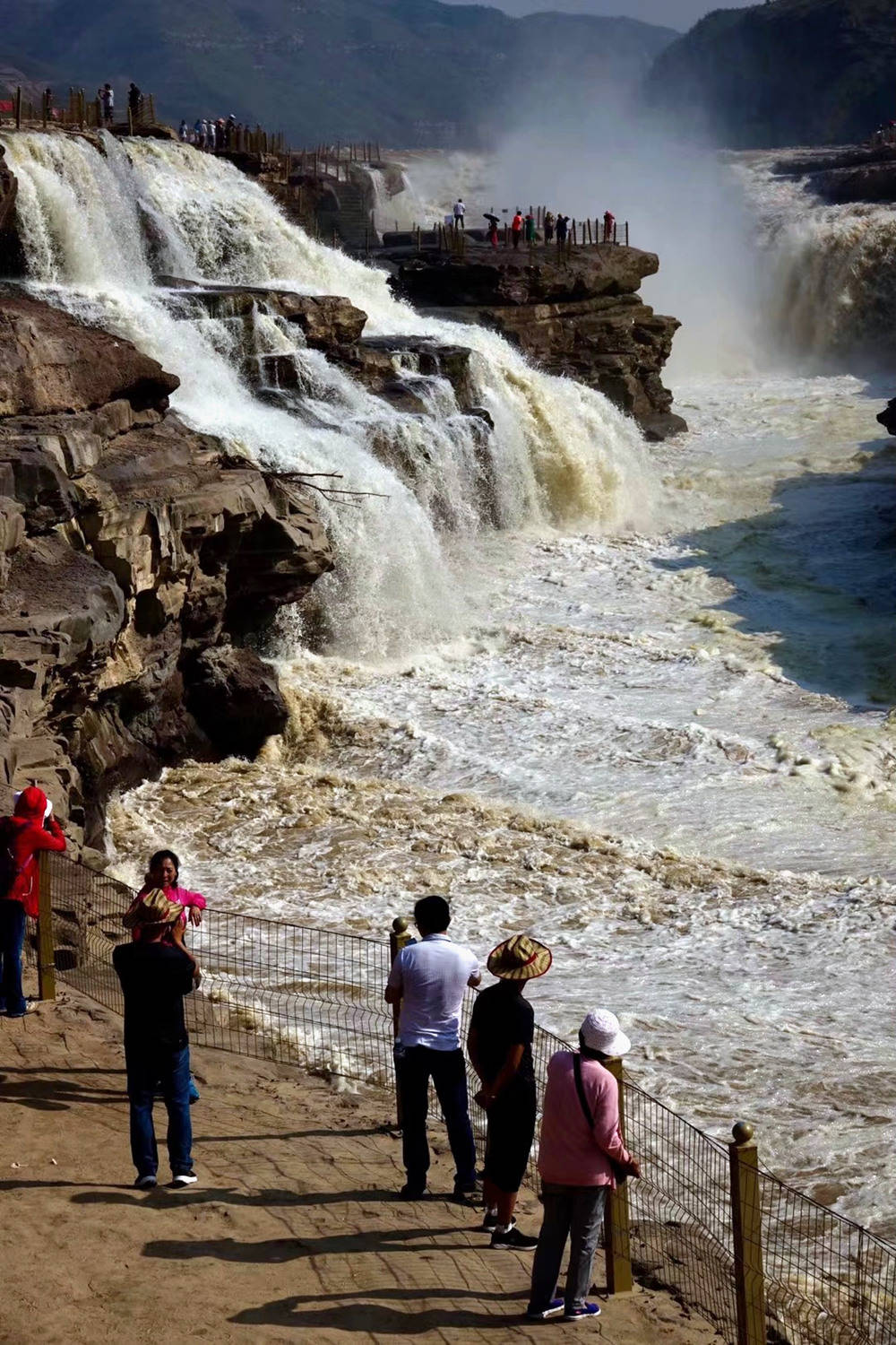 壶口瀑布是国家级风景名胜区国家4a级旅游景区中国第二大瀑布