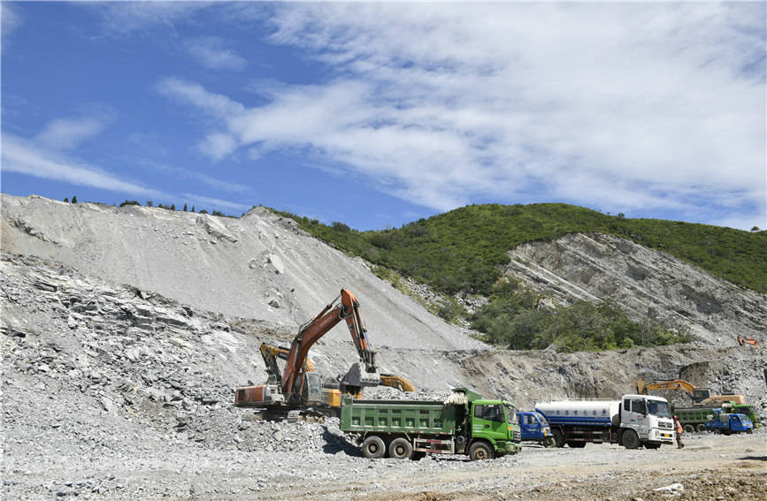 天津蓟州:修复矿山"伤疤" 让山体复绿