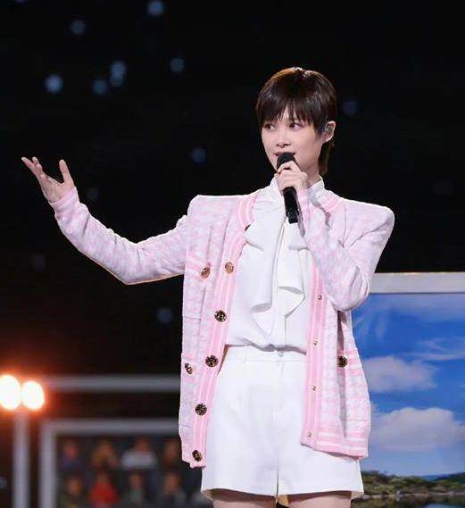 盛装 中秋晚会10位女星盛装出席，感觉李宇春又截胡了