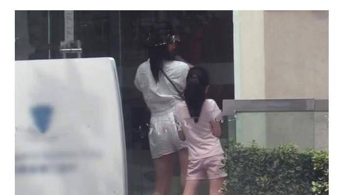 身材 马伊琍母女仨亮相，13岁长女穿妈妈同款发育更成熟，个子已赶超