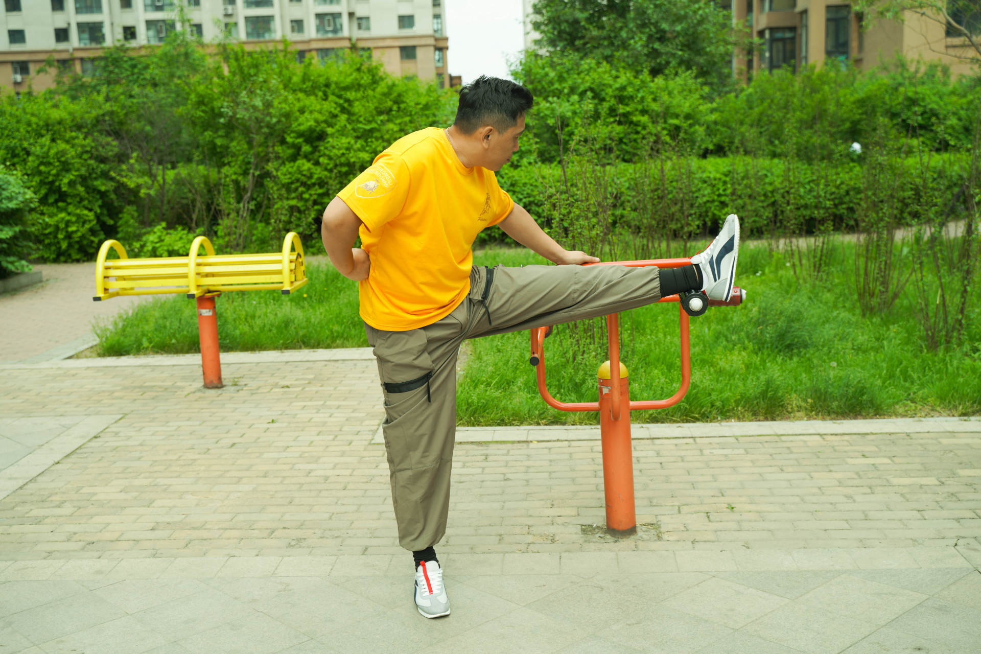 整体 夏天怕晒黑，穿裤子还嫌热？fooxmet风谜吸湿速干休闲裤能解决