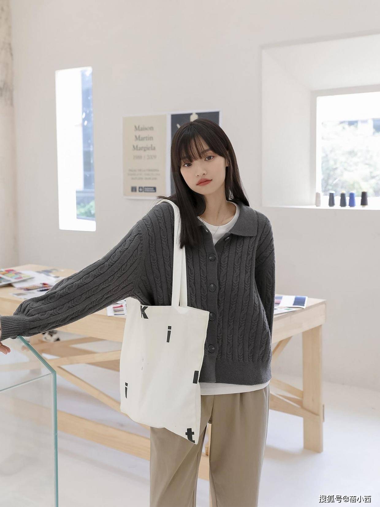 进行 早秋穿搭不发愁，用这4件衣服做外搭，减龄又时髦瞬间做气质女生