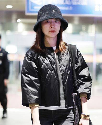 状态 董洁去参加培训班，没滤镜暴露真实颜值，素颜憔悴苍老了很多