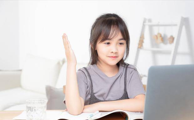 幼儿园|那些在幼儿园很受宠的宝宝，不一定是在拼父母，也可能是拼教养