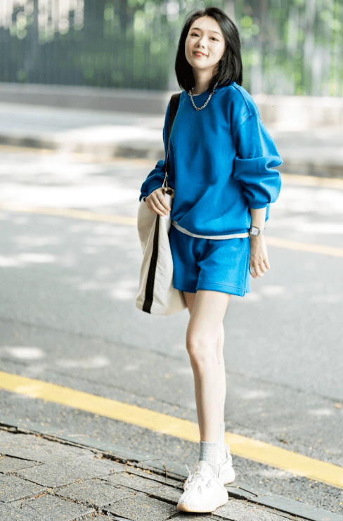 下半身 小个子女生别总穿长裤,试试“下半身失踪”穿搭法,显高又洋气