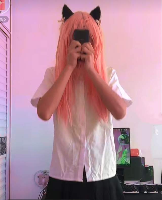 直播 迷你世界:造型致敬姿态?主播沉迷女装,粉丝都开始寄衣服了