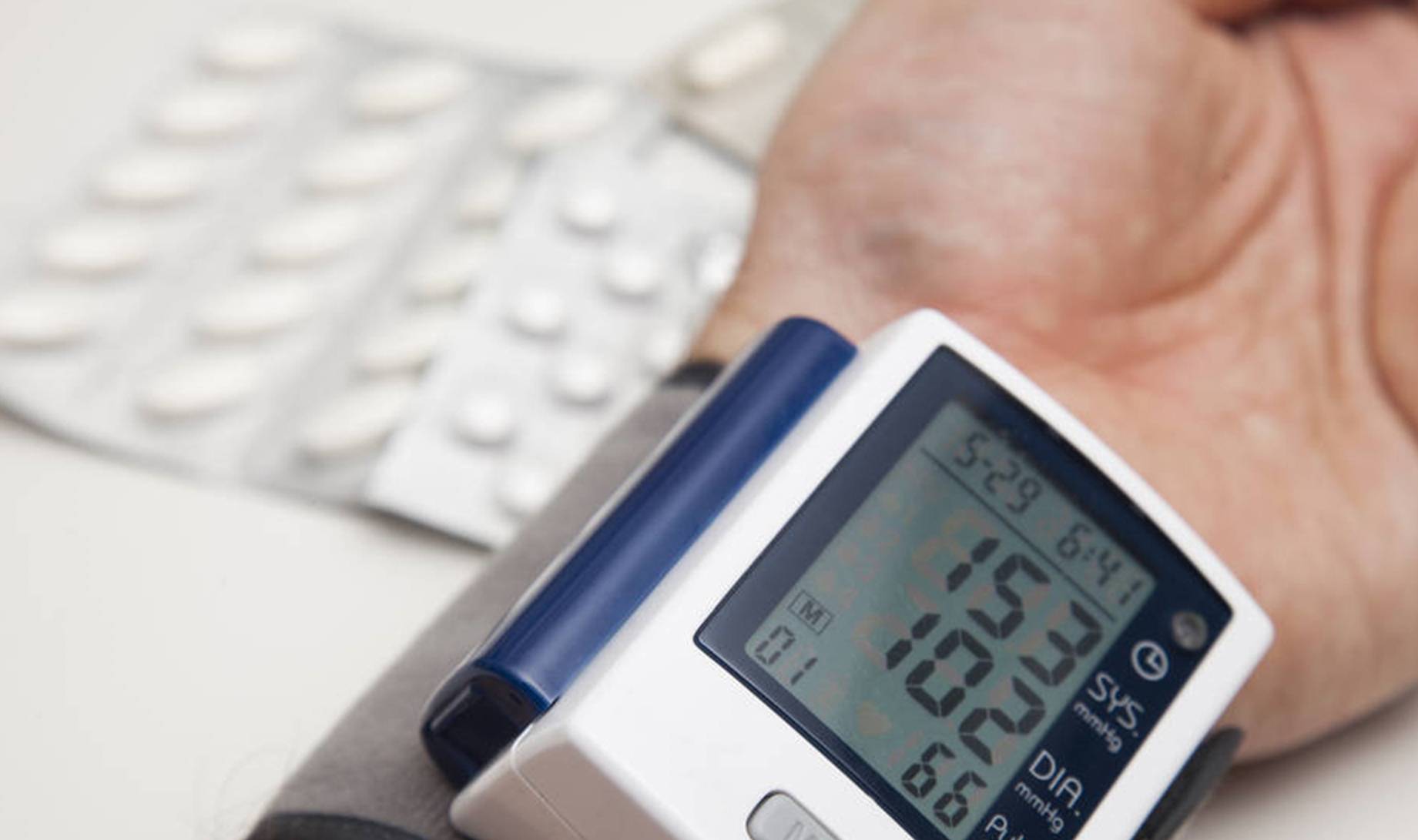 肾脏|35岁男子8年后肾衰，医生：警惕这种无声的疾病