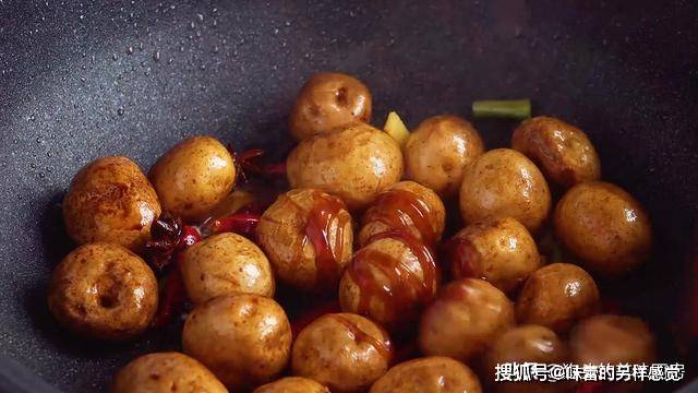 怎么煮土豆不爆皮 bc3ba5980e8644fdbe930ef817dbcf53.jpeg