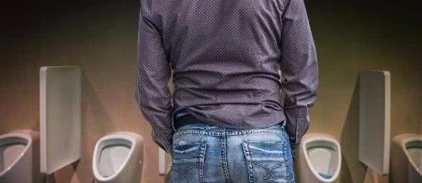 肾脏|男人“小便”,每天接近那个“数”,说明“尿毒症”离你很远