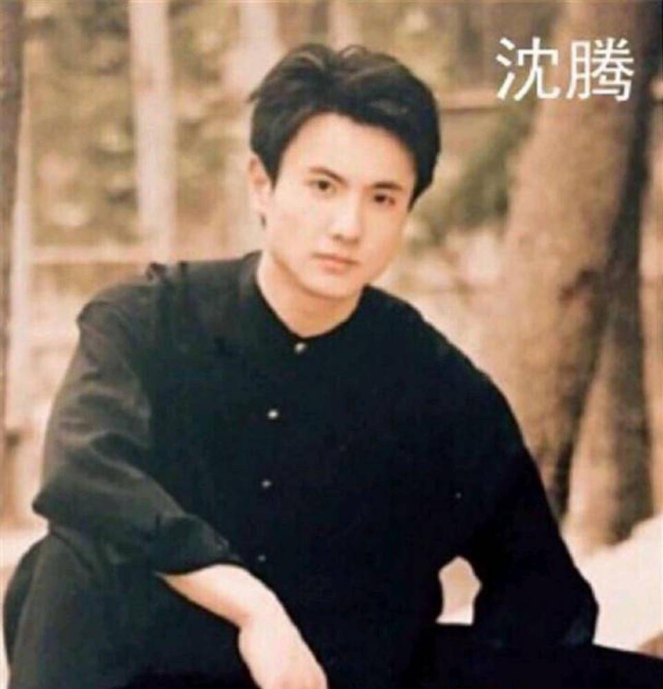 王劲松年轻时候照片 157595d22cb54515a60ac17375a9b7b0.jpeg