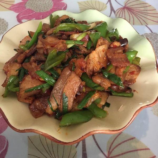 回锅肉的做法家常豆瓣酱 32f3ccbbe4824716a261fdd9f01f865e.jpeg