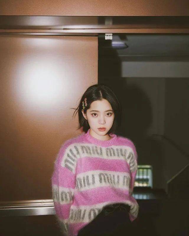 条纹 蹭明星人气从无名小卒变顶流？各种风格游刃有余，当之无愧的大势